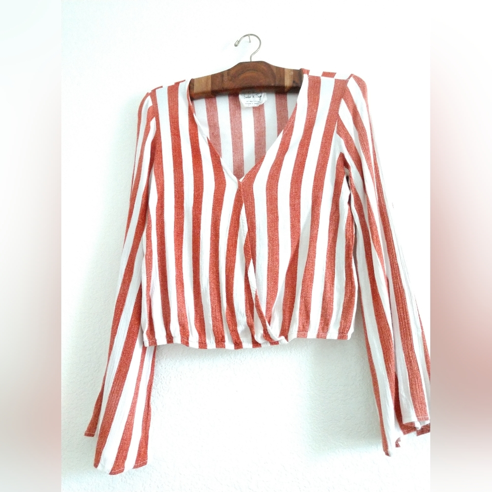 Sadie & Sage Striped CROP Shirt Top Bell Sleeve V Neck Wrap Boho Junior's Large